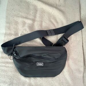 NWT Foldie Gray Crossbody Bag